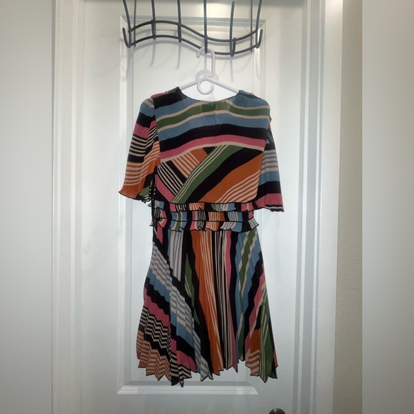 Saylor women’s pleated dress - Picture 3 of 3